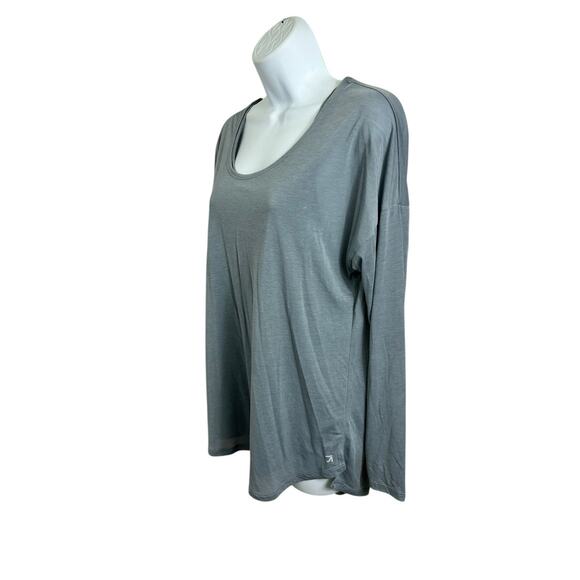 GapFit Breathe Air Lightweight Layered Top Sz M Long-Sleeve Open Back Shirt Gray - Picture 6 of 7